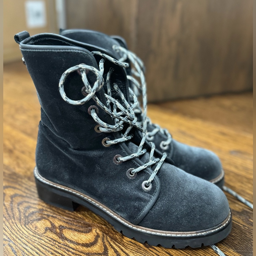 Gorgeous Stuart Weitzman grey velvet combat Boots in box. Size 7.5